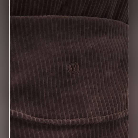 LULULEMON Scuba Mid-Rise Mini Skirt Velvet Cord Espresso. Size 2 NWT - Picture 4 of 5